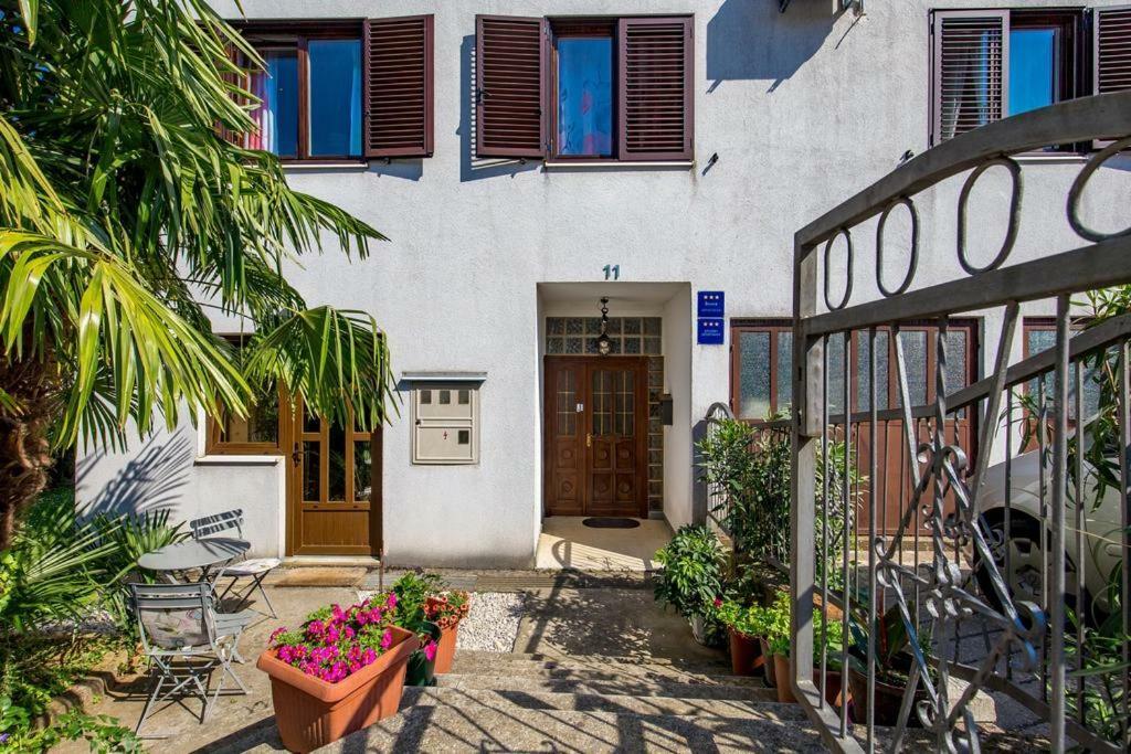 Apartment Roza, Sea View, Free Parking Ičići Exterior foto